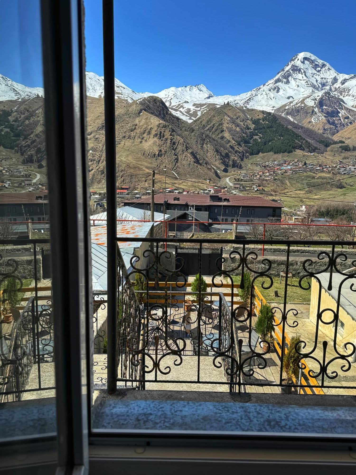 Hotel Elia Kazbegi Exterior foto