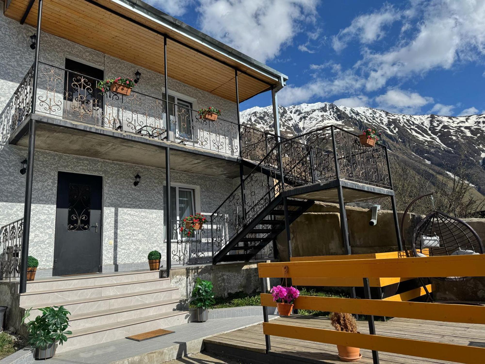 Hotel Elia Kazbegi Exterior foto